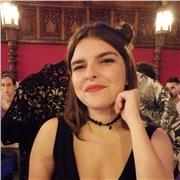 Étudiante diplômée peut aider aux devoirs jusqu'en Terminale à réviser et comprendre le français, l'anglais, la philo et l'histoire. Donne aussi des cours de dessin académique. Aussi bien en ligne qu'en présentiel